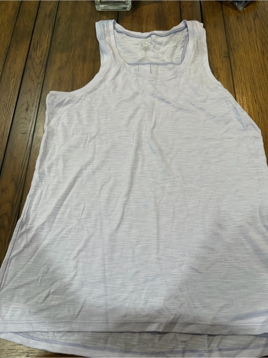 GAIAM Tops - GAIAM Lavender Scoop Neck Tank S
